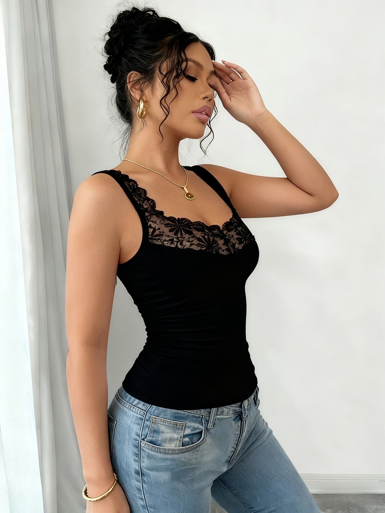 Women's Lace Detail Camisole - 6-Pack Classic Neck Sleeveless