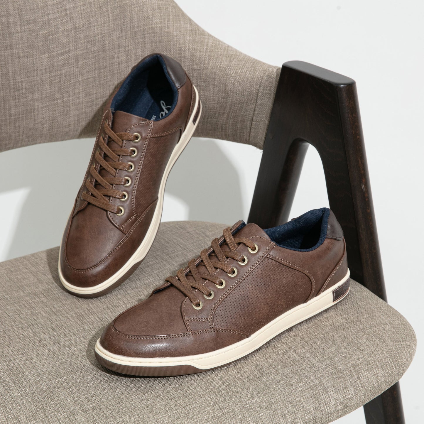 Men's Sneakers - Everyday Comfort & Durable Sole