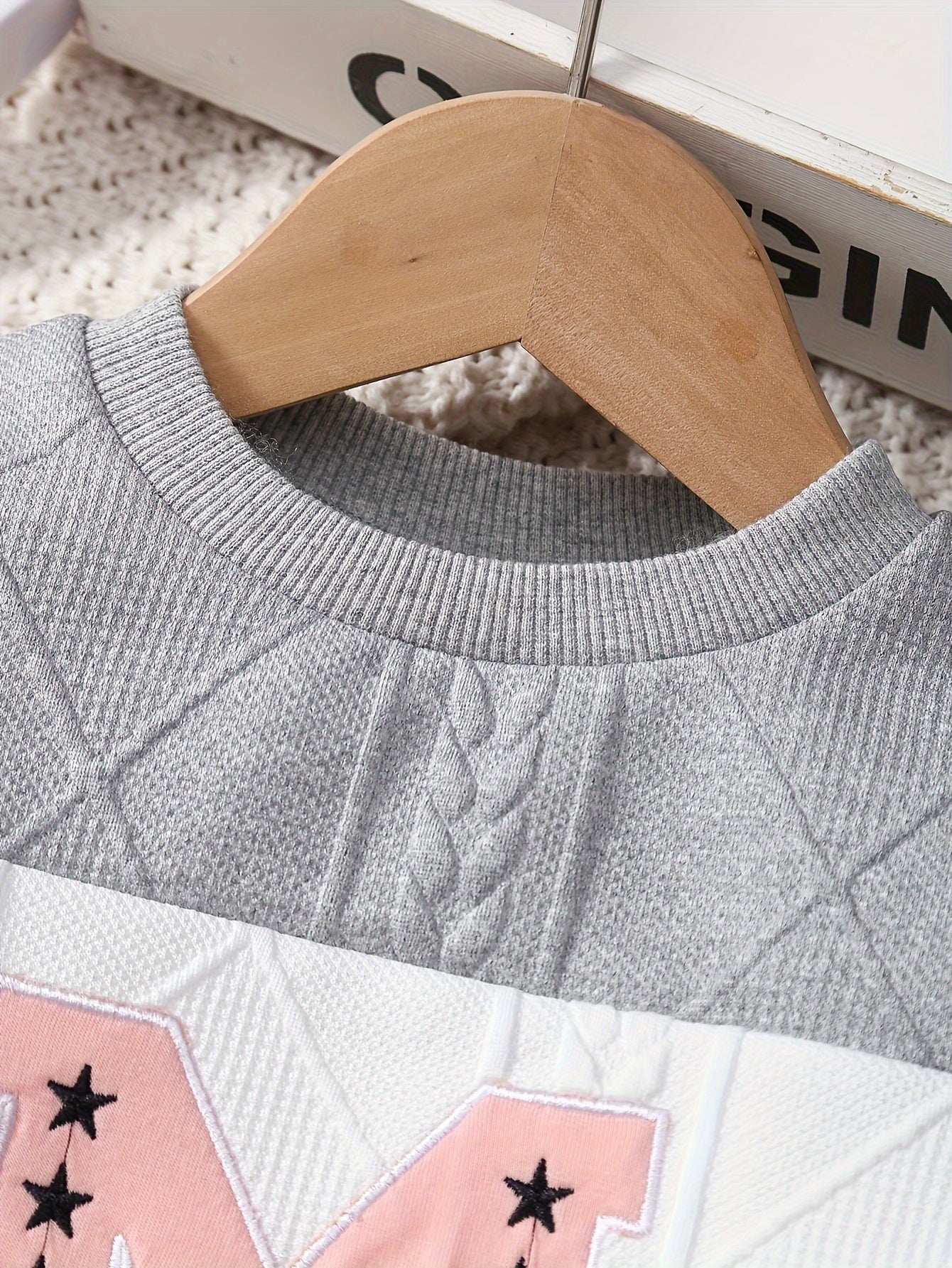 Baby Girl Graphic Outfit Set - Short Sleeve Winter