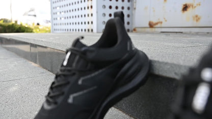 Men's Athletic Shoes - Non-Slip Sole Lace-Up for Outdoor & Travel