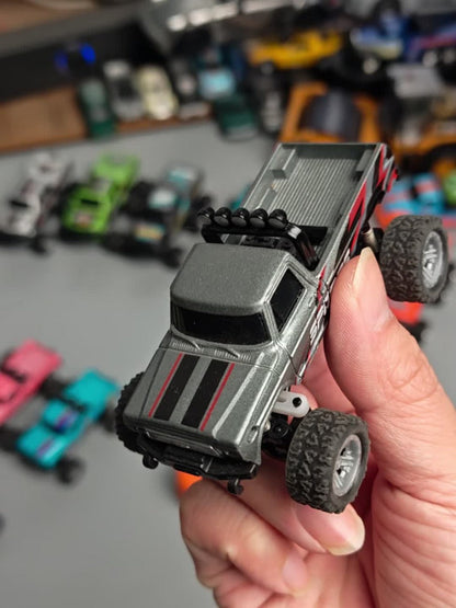 RC Off-Road Car with Alloy Body & Shock-Absorbing Chassis – Remote Control Car for Boys Indoor Outdoor Racing Metal Frame – Christmas Birthday Gift for Kids Teens