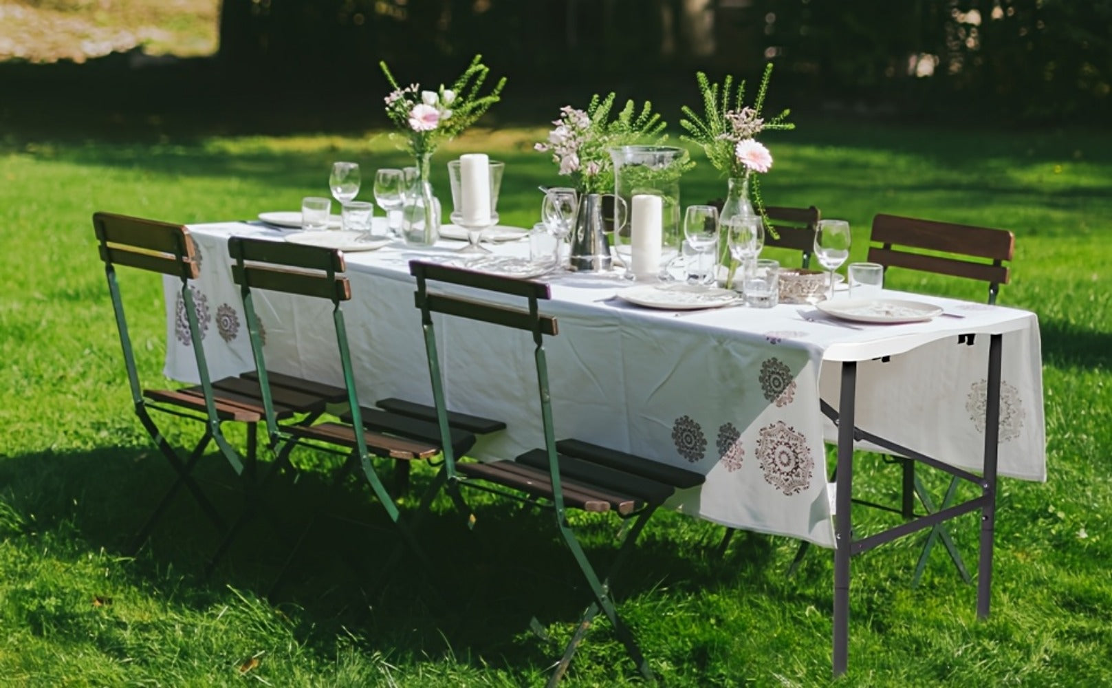 4-Foot Rectangular Folding Table with Tool-Free Assembly, Foldable Card Table for Patio detail image - detail view 11