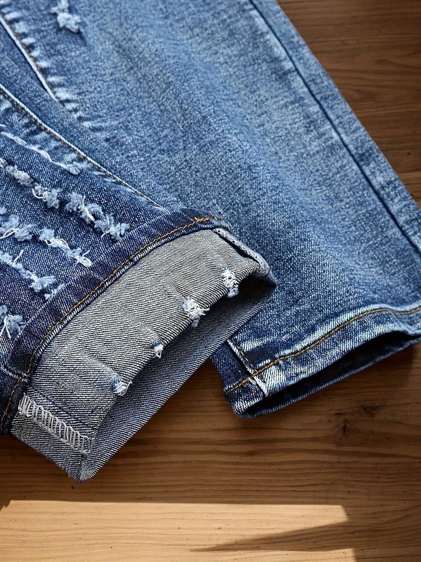 Men's Straight Leg Jeans - Classic Wash Distressed Weekend