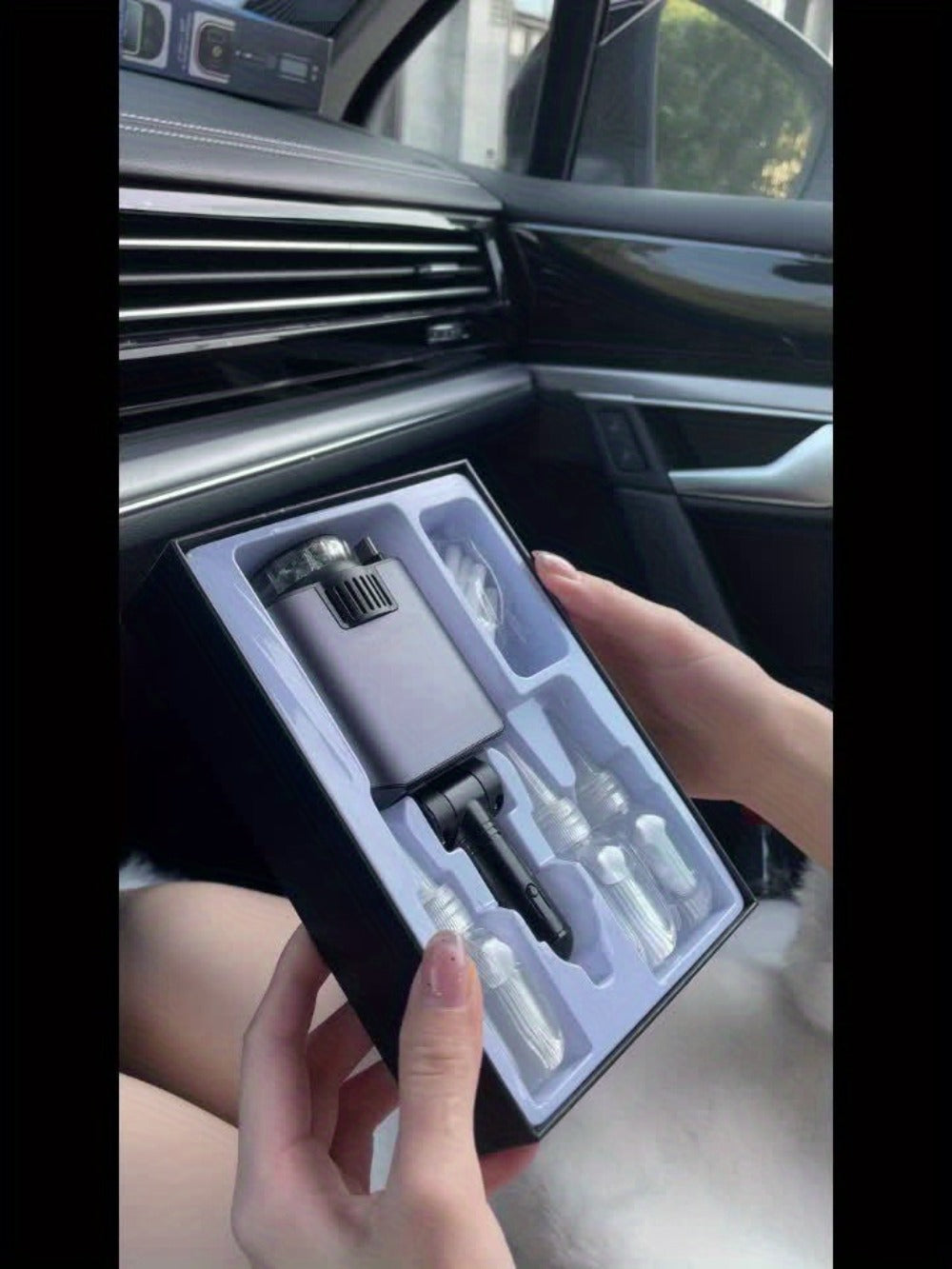 3-in-1 Car Charger Perfume Diffuser with Starry Sky Ambient Light – Retractable Cable for iPhone & Samsung, 3 Scents, 36V Compatible, Car Interior Gift
