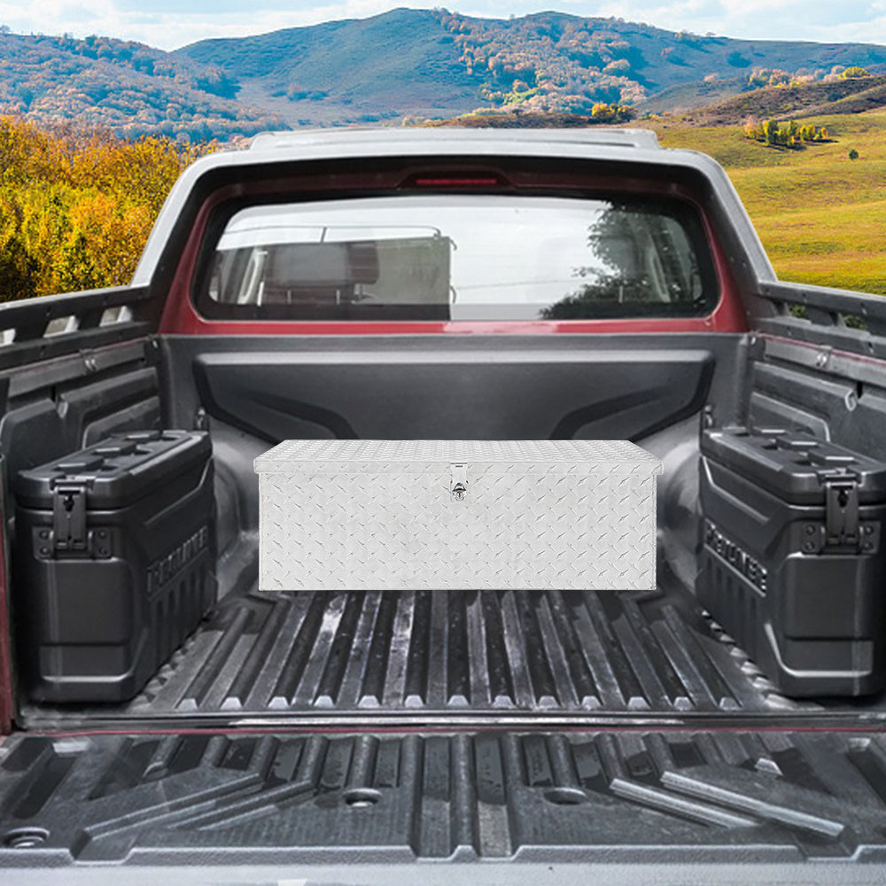 Aluminum truck toolbox with T-shaped handle lock and key, made of aluminum alloy, suitable for storage and organization of trailers, pickups, truck beds, four-wheel drive vehicles, all-terrain vehicles and campers. Black version.