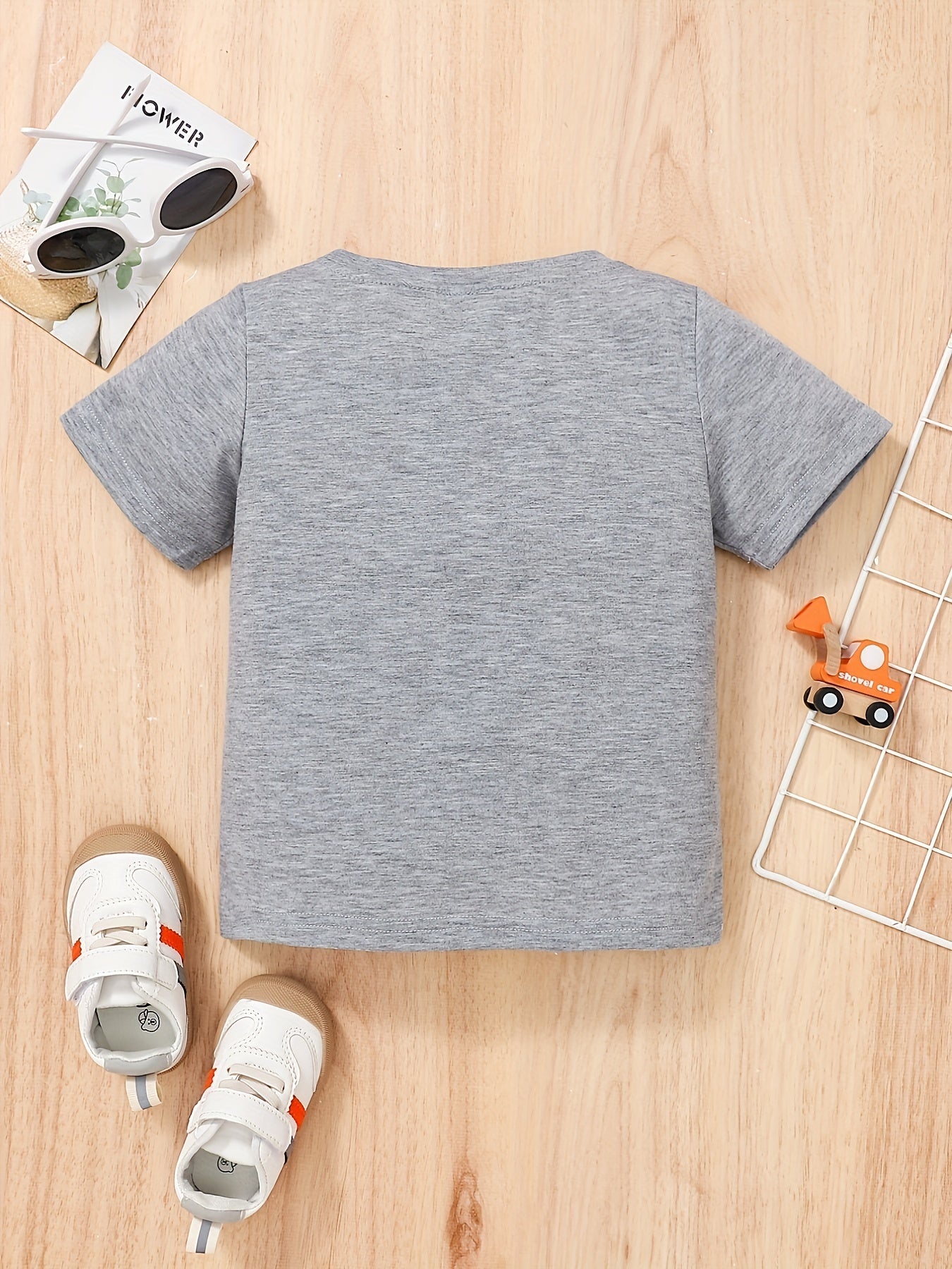 Women's Graphic Print T-Shirt - Short Sleeve 736293