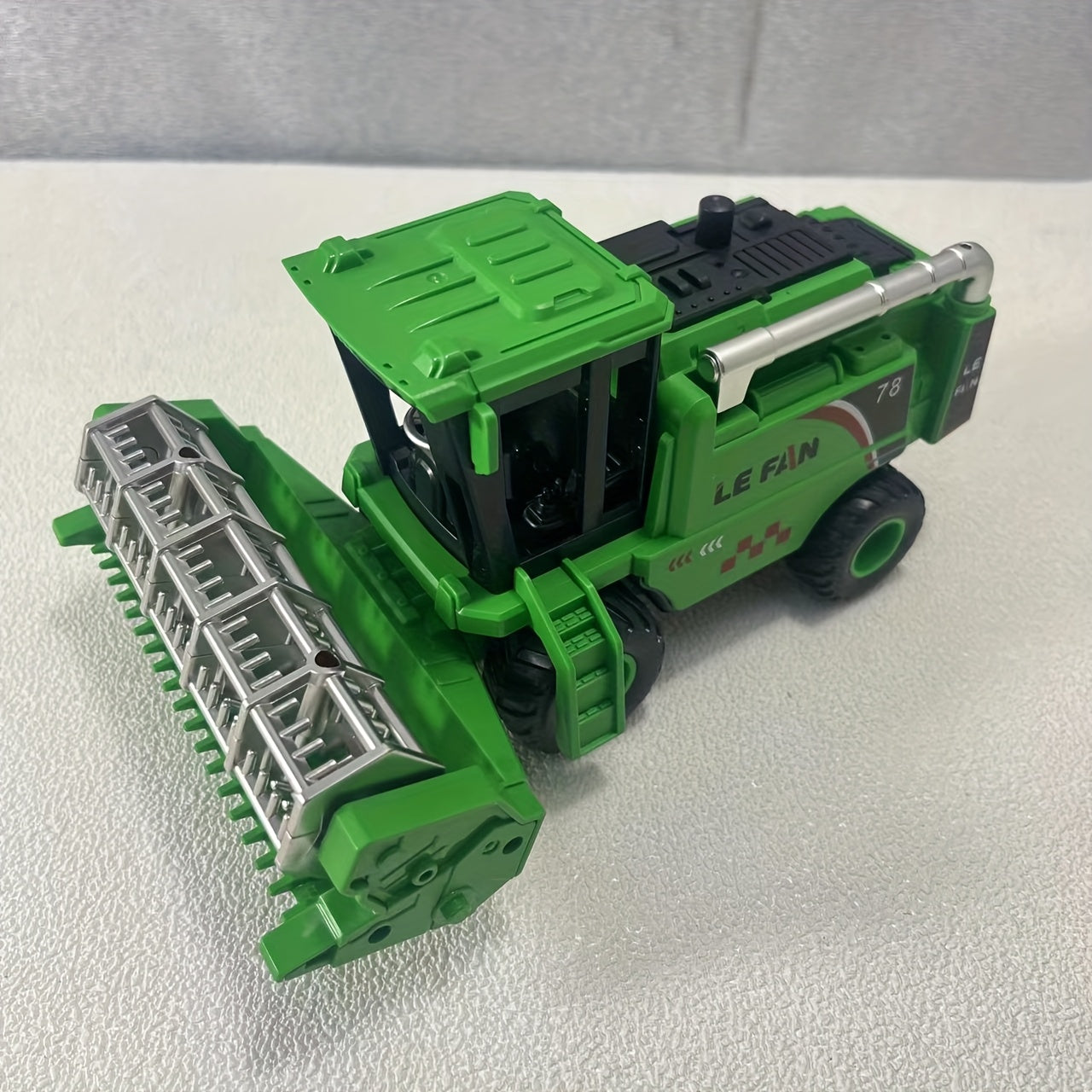 Wheat Harvester Toy Car Inertia Friction Powered Agricultural Vehicle Simulation Model for Kids Boys Girls Ages 3+ – Battery-Free Farm Truck Toy Birthday Christmas Gift