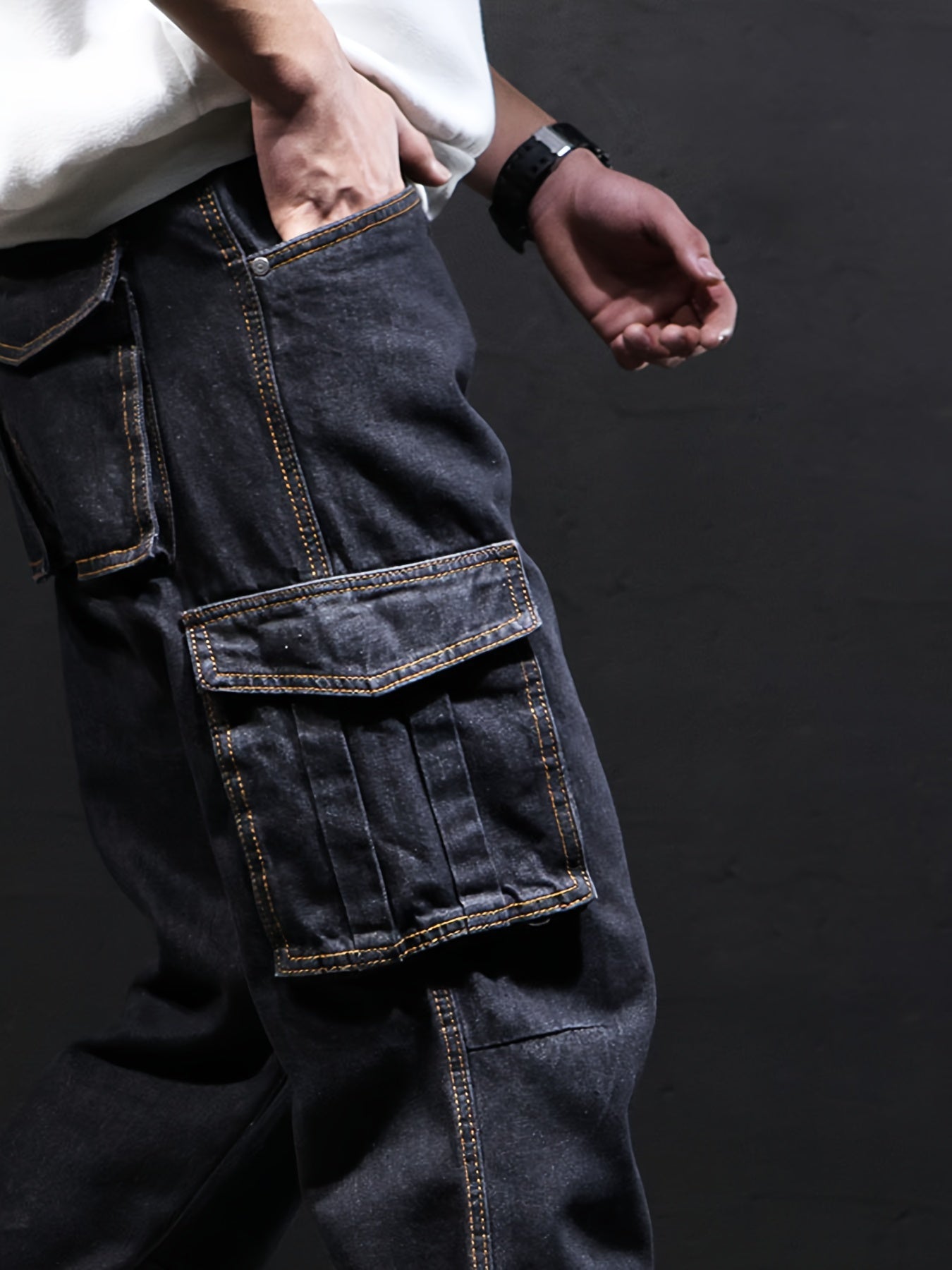 Men's Straight Leg Jeans - Classic Wash Utility Pocket