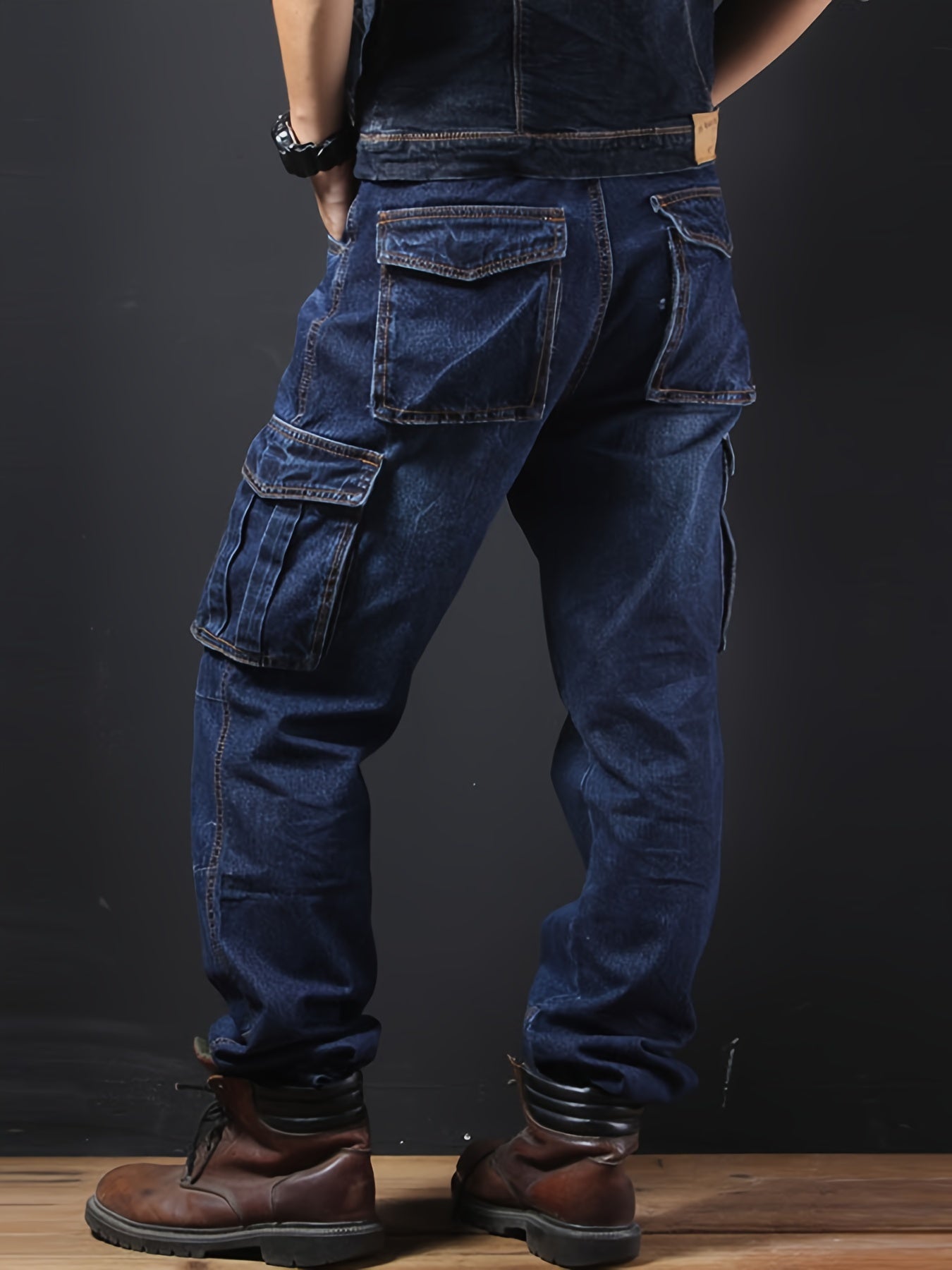 Men's Straight Leg Jeans - Classic Wash Utility Pocket