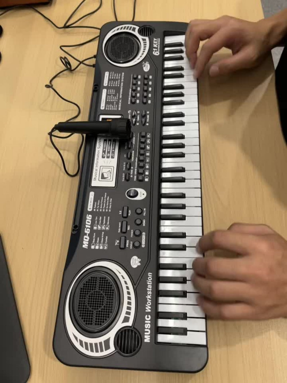 Portable Electronic Keyboard, I4250US, USB, Portable, 61-Key, Piano, Mic for Beginner detail image - detail view 12