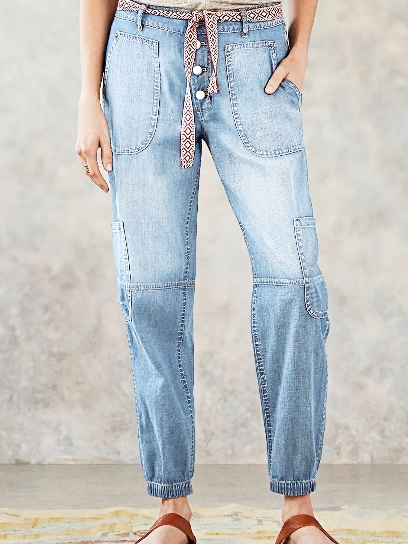 Women's Cargo Pants - Pocket Detail Regular Fit detail image - detail view 6