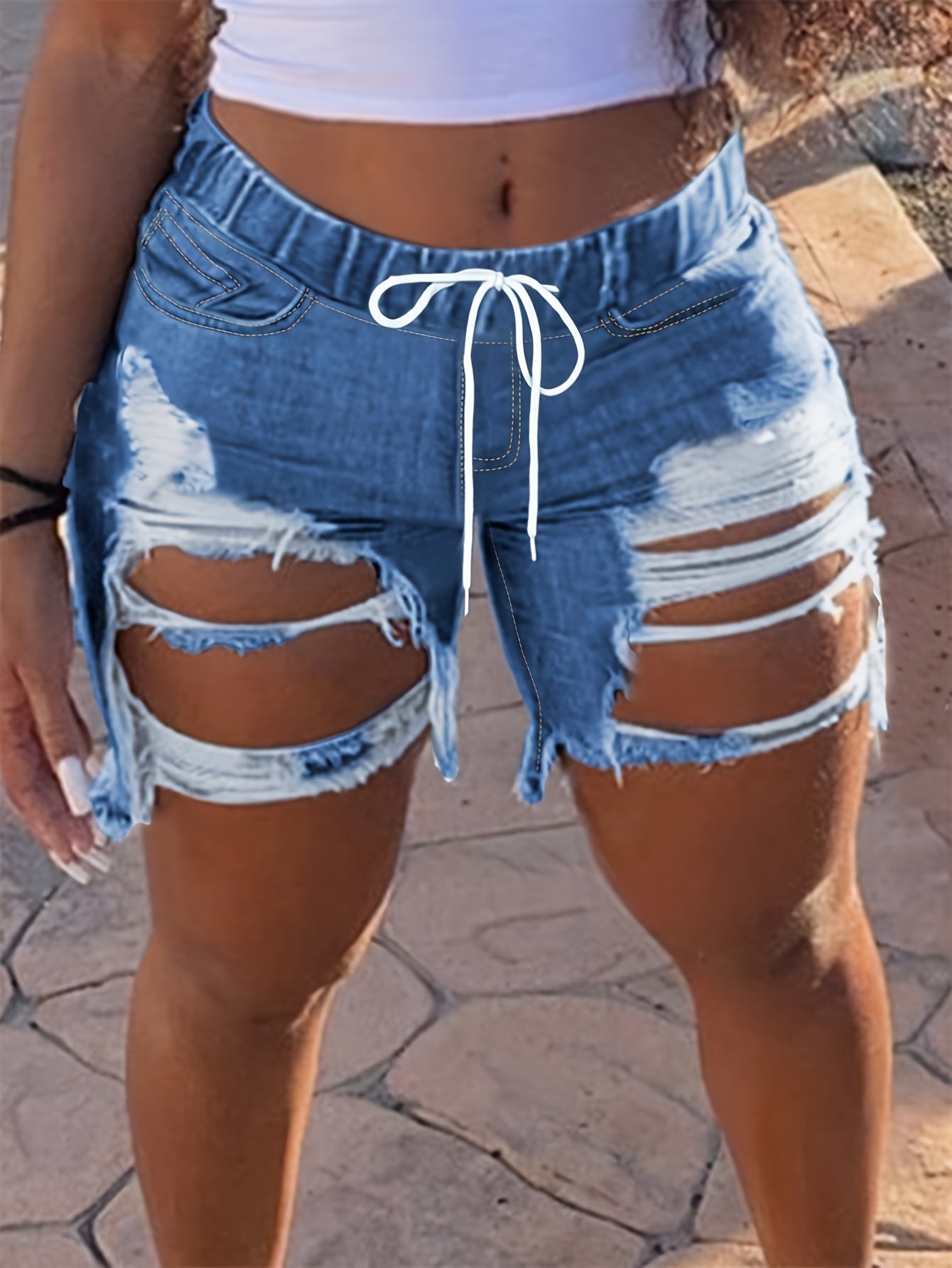 Women's Casual Shorts - Pocket Detail 652261 detail image - detail view 10