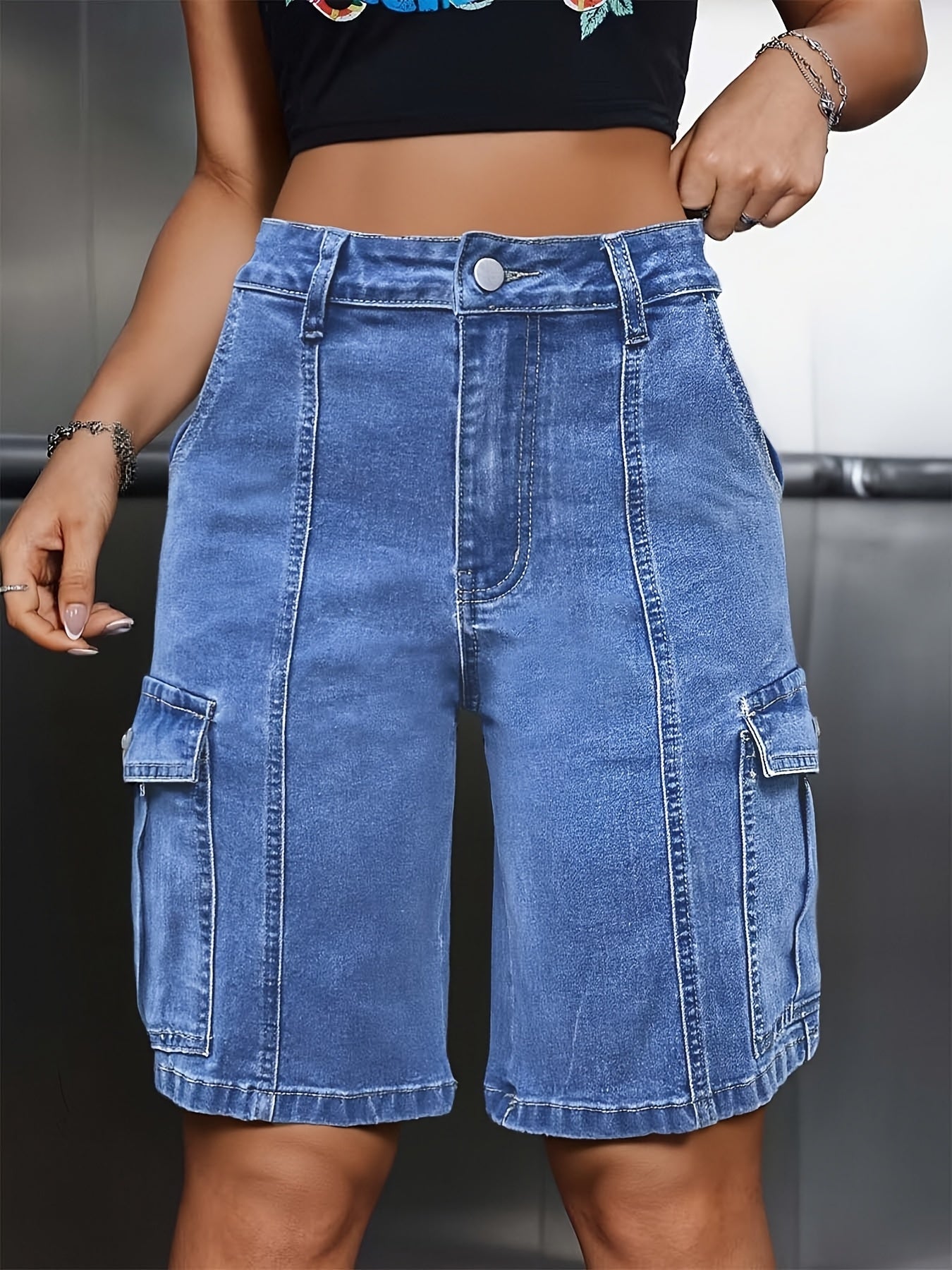 Women's Casual Shorts - Stretch Comfort 139173 detail image - detail view 3