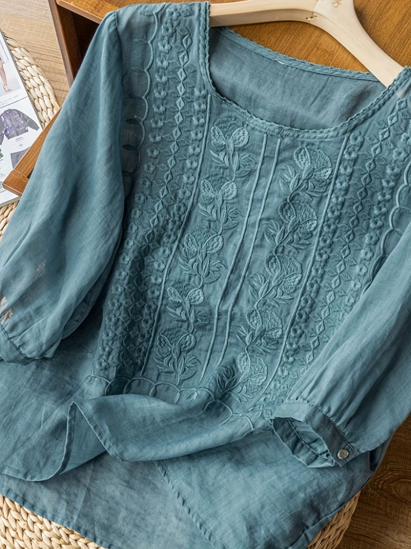 Women's Essential T-Shirt - Round Neck Short Sleeve Modern Style 6245 detail image - detail view 13