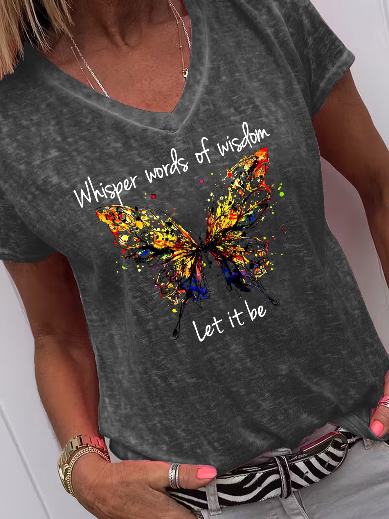 Women's Graphic Print T-Shirt - V-Neck Short Sleeve Weekend Style 8133 detail image - detail view 9
