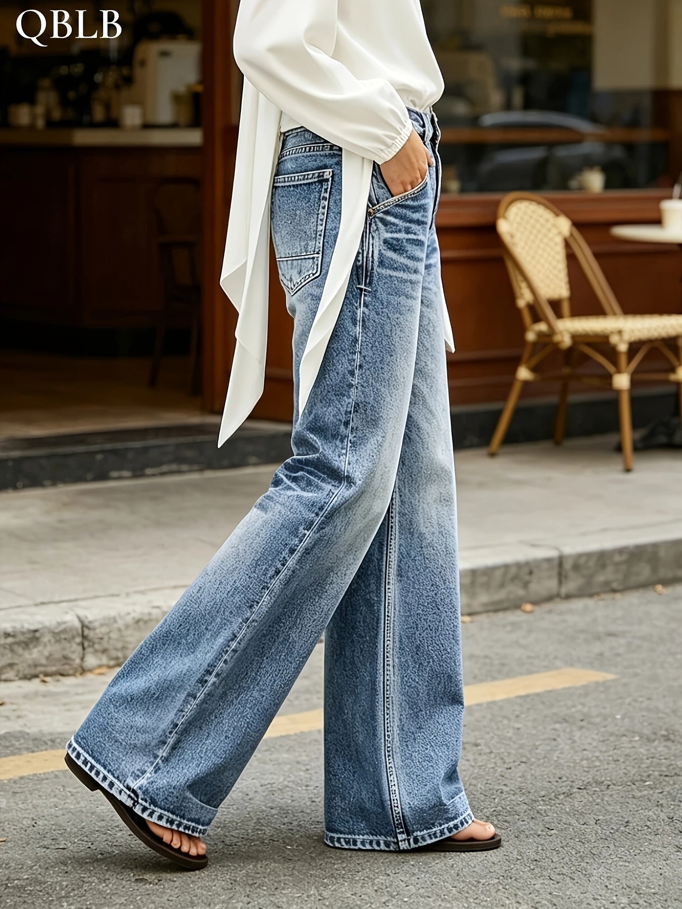 Women's High-Waist Flare Jeans - Light Blue Casual detail image - detail view 8