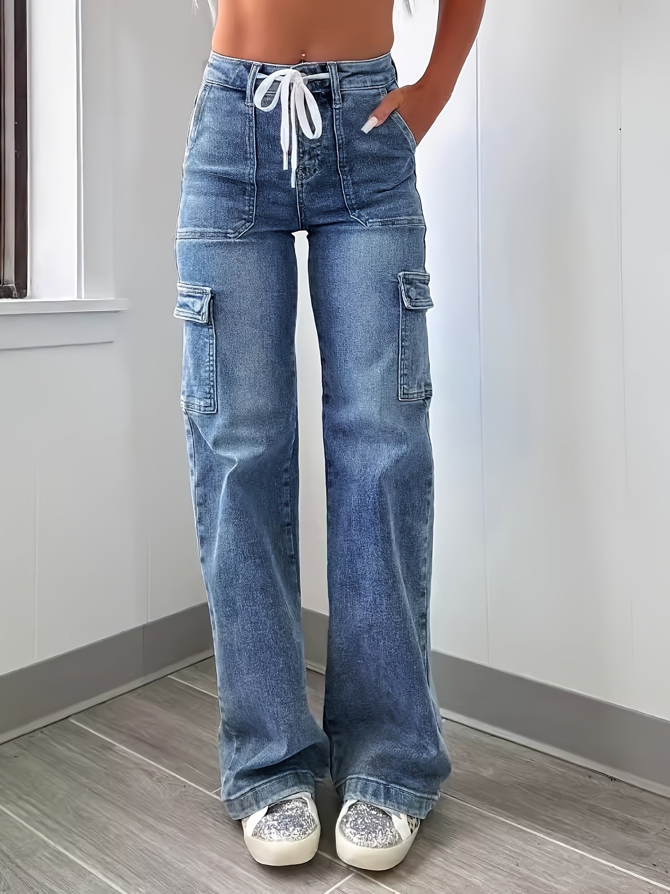 Women's High-Waist Straight Leg Jeans - Light Blue Vintage Wash Pocket Detail detail image - detail view 12