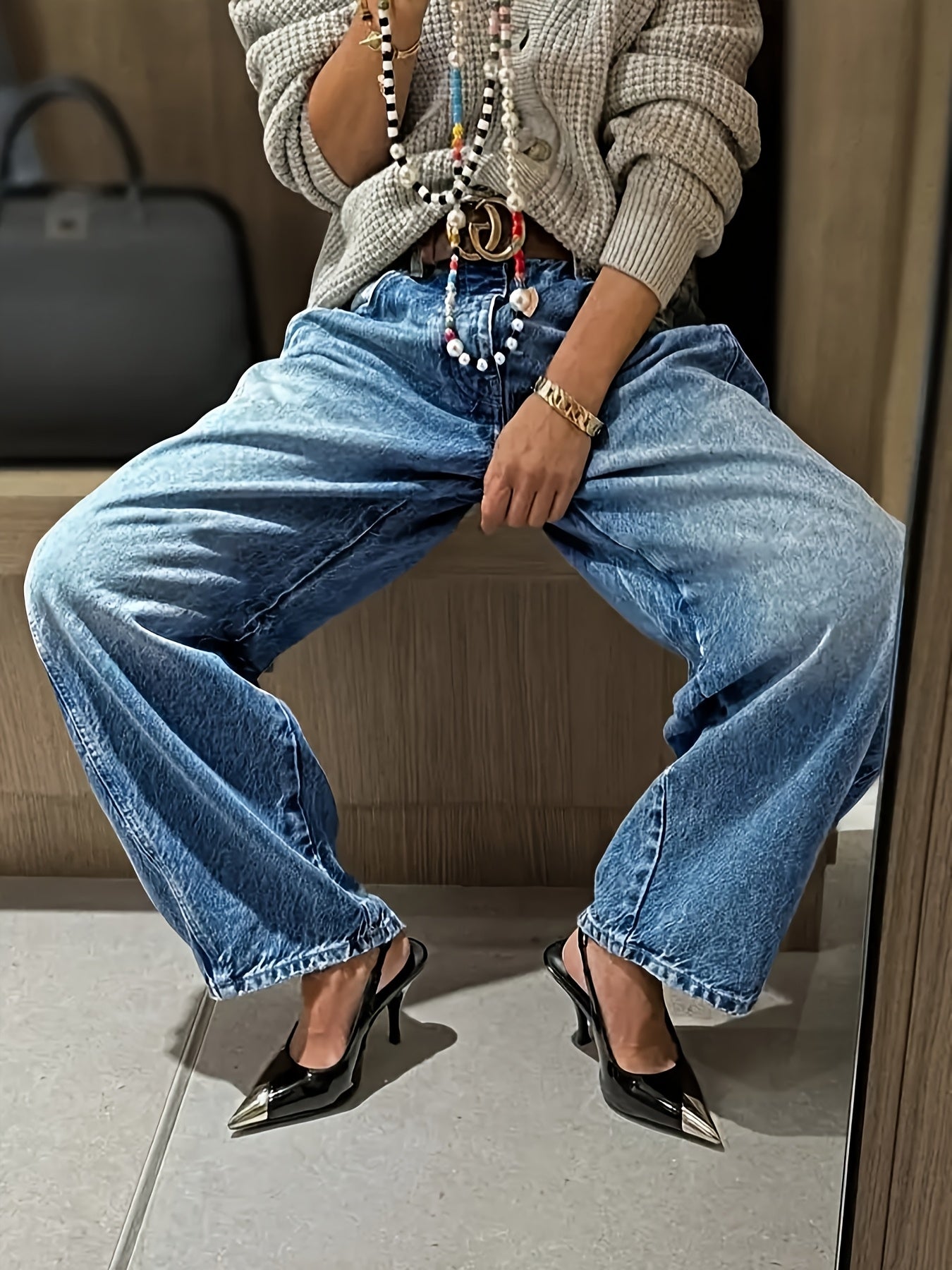 Women's Mid-Rise Wide Leg Jeans - Medium Blue Vintage Wash Stretch detail image - detail view 3