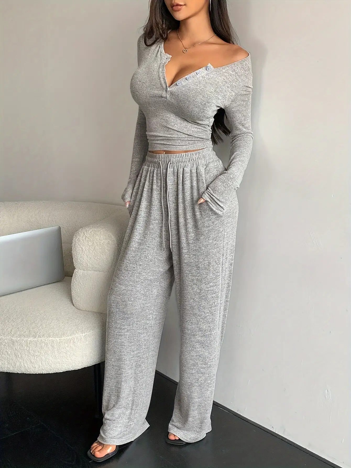 Women's Two-Piece Outfit Set - Wide-Leg Style 338917