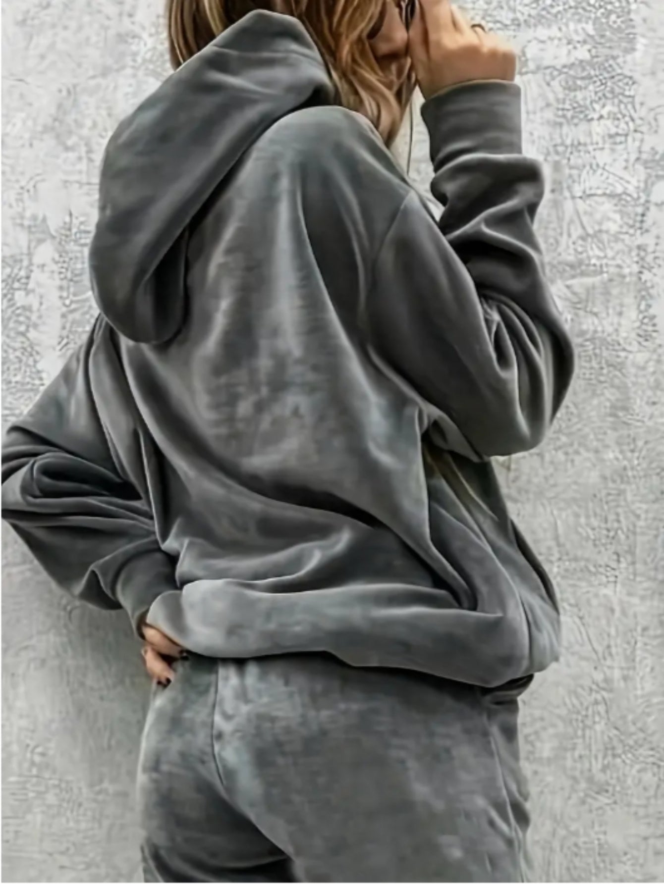 Women's Velvet Tracksuit Set - Hoodie and Sweatpants detail image - detail view 10