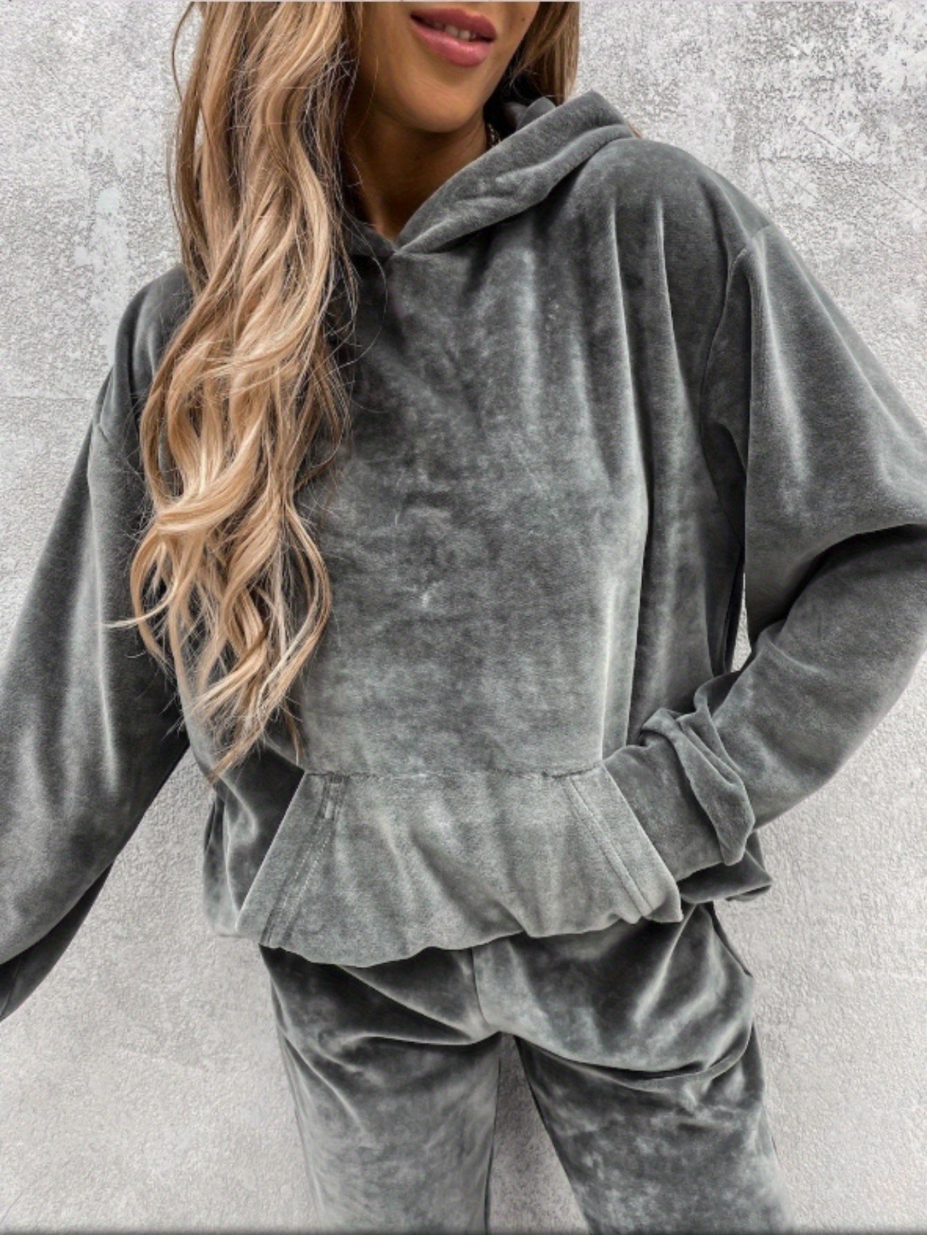 Women's Velvet Tracksuit Set - Hoodie and Sweatpants detail image - detail view 13